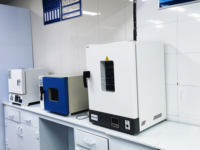 Laboratory equipment for food ingredient quality testing